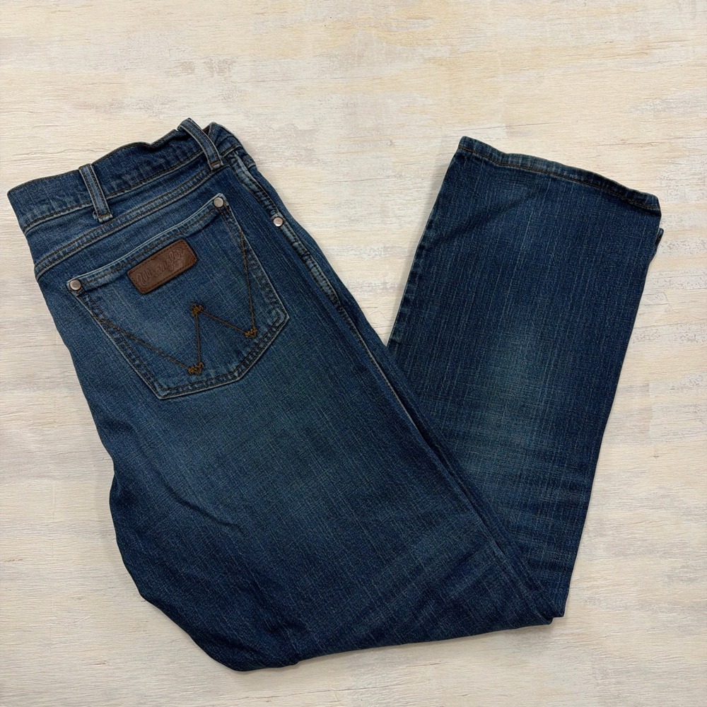 Wrangler Jeans Retro Relaxed Boot Mid Wash Denim Blue Mens 38x32